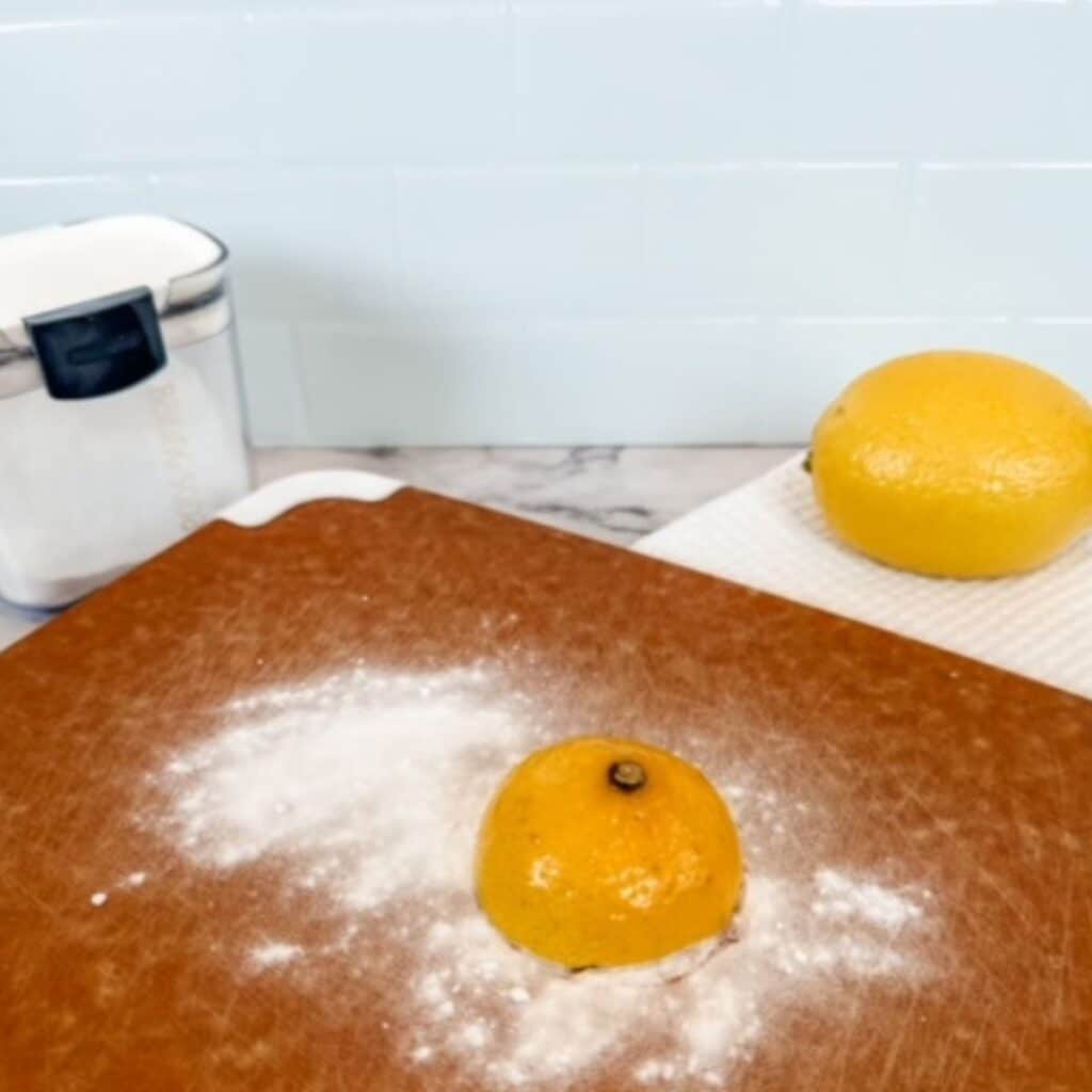 cleaning cutting board stains with lemons and baking soda