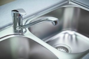 clean a kitchen sink